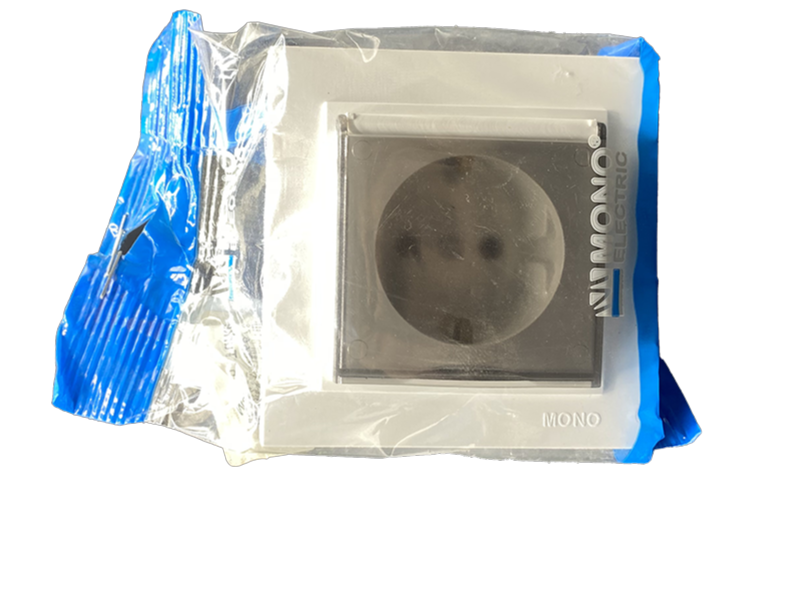 PRISE TERRE AVEC COUVERCLE